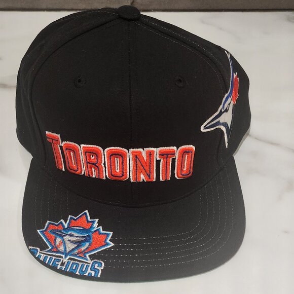 Mitchell and Ness Toronto Jays Hat - Picture 4 of 4